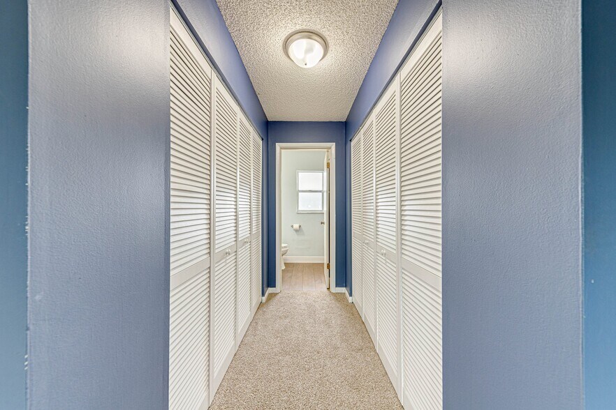 Building Photo - 1241 St Andrews Dr