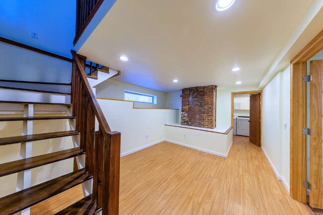 Building Photo - NOW AVAILABLE!  Charming East Nashville Bungalow for Lease!