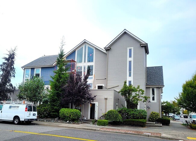 Building Photo - NEWLY Renovated Spacious 1 bedroom unit wi...