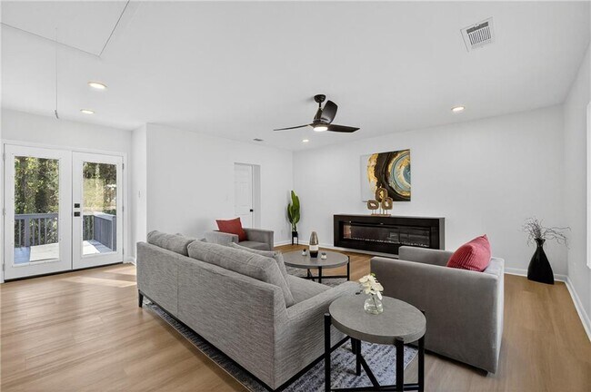 Building Photo - 2967 Flat Shoals Rd