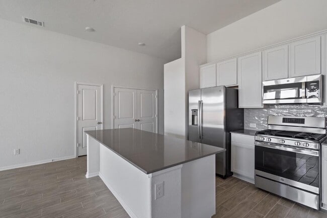 Building Photo - 829 Blue Oak Blvd