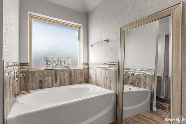 Building Photo - 306 Driftwood Dr
