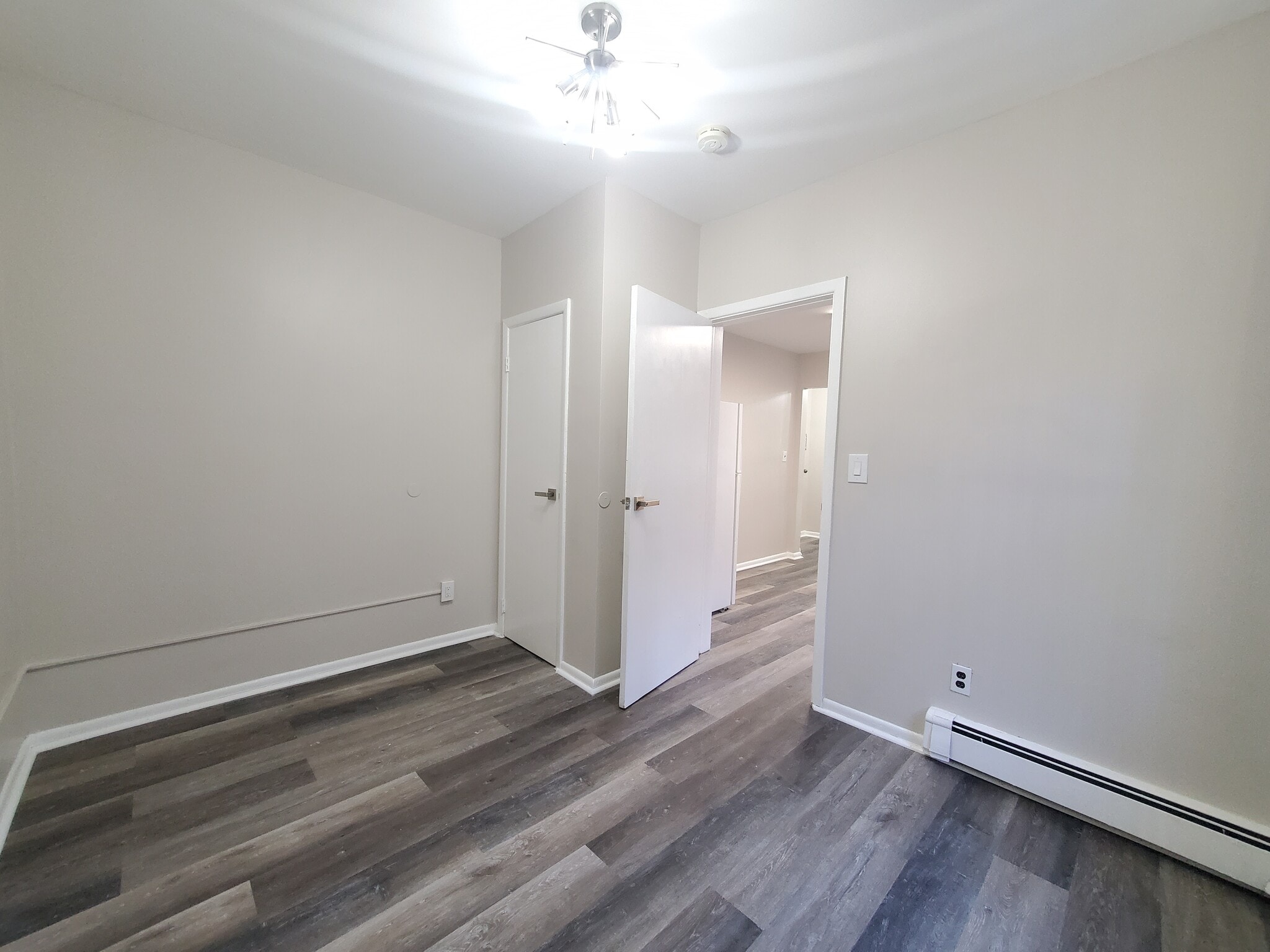 Unit 5 - 110 Warner Ave