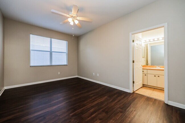 Building Photo - 6327 Bridgecrest Dr