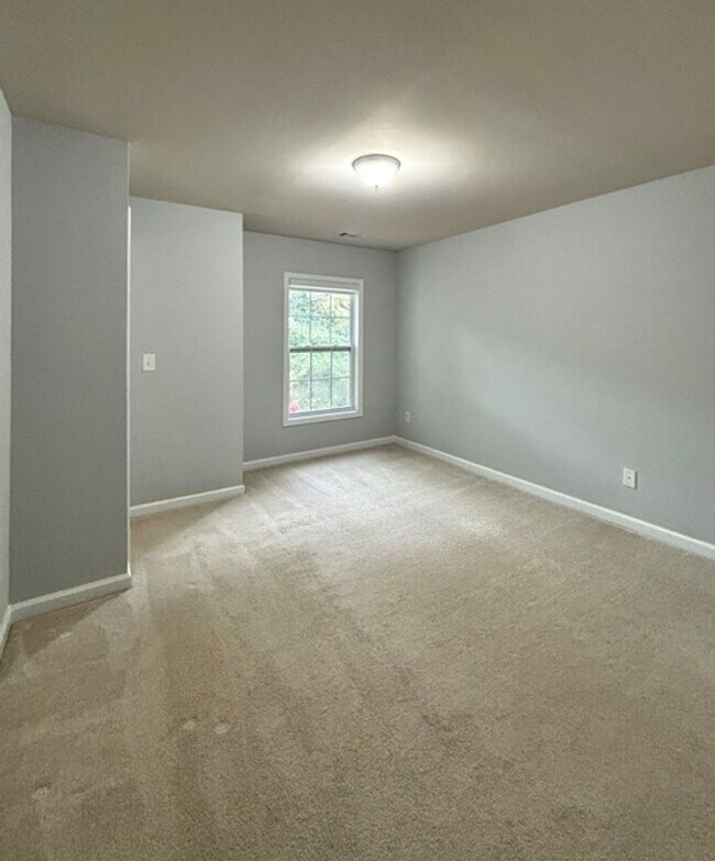Building Photo - 2408 Strand Ave
