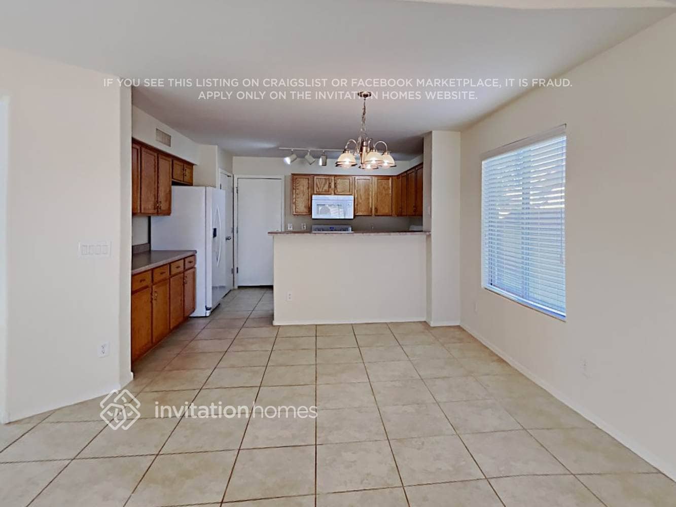 Building Photo - 34393 N Picket Post Dr