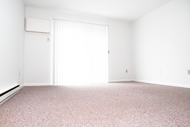 Building Photo - 267 Willow Springs
