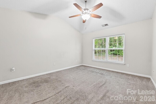 Building Photo - 145 English Hills Dr