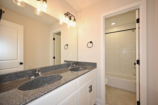 Building Photo - For Rent-Beautiful New 4 Bedroom, 3 bathro...