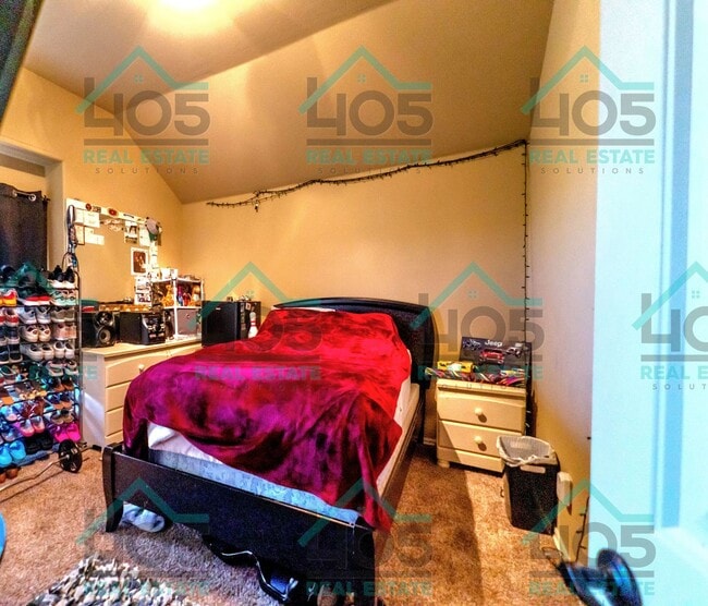 Building Photo - 3 Bedroom/3 Bathroom with bonus space in OKC