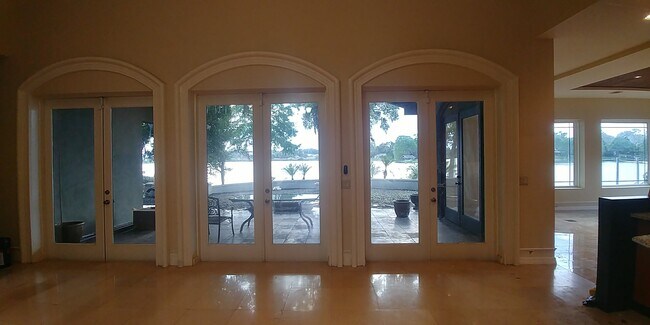 Building Photo - 406 Lillian Dr