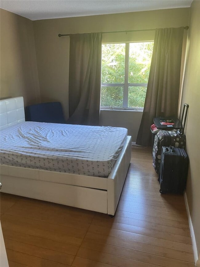 Building Photo - 3007 NW 5th Terrace