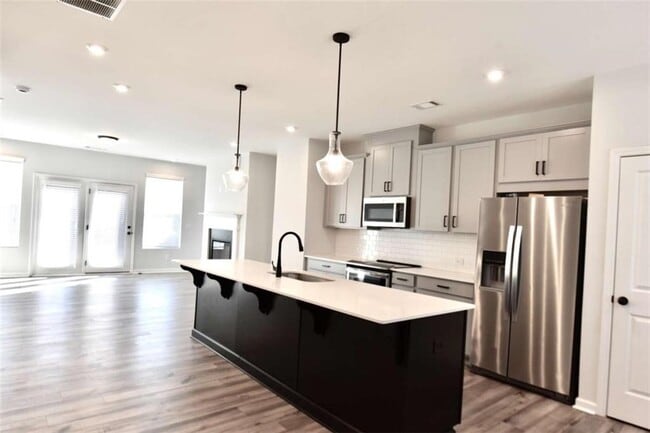 Building Photo - 809 Cameron Trl