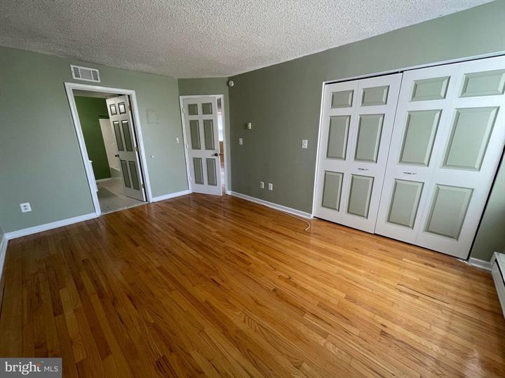 Master bed - 1101 Saint Paul St