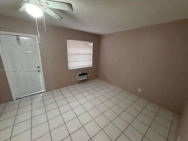 Building Photo - 2916 Funston St