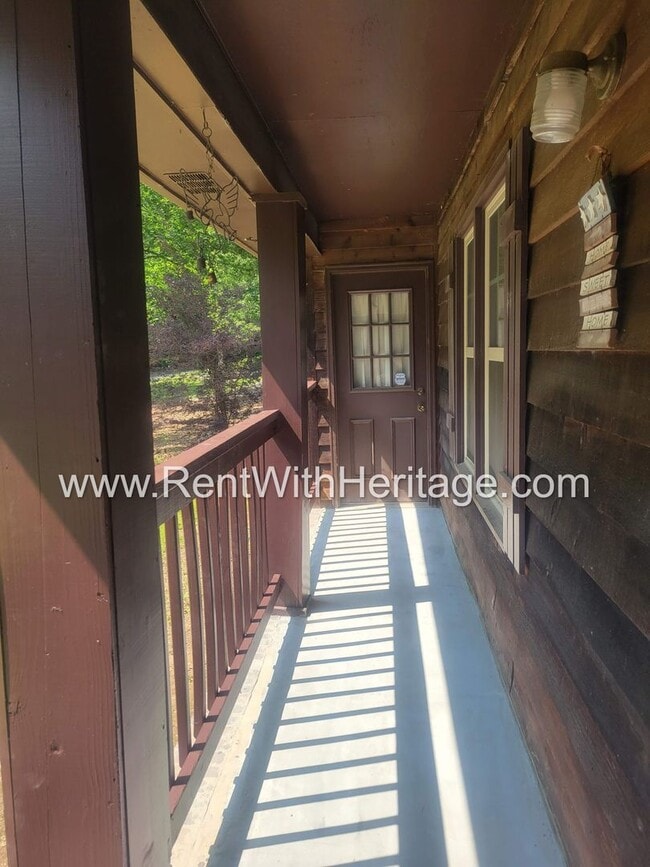 Building Photo - Gorgeous 3bd/2bath Brick Home/ Attention To Detail/ Upgrades Galore/ Great Location