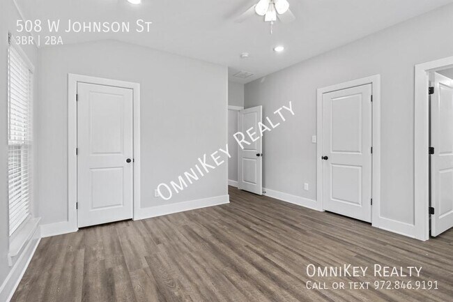 Building Photo - 508 W Johnson St