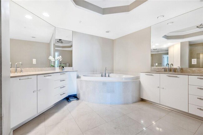 Building Photo - 801 Briny Ave