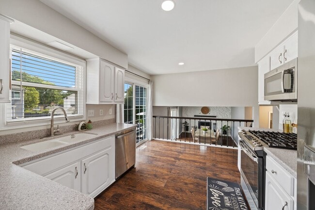 Building Photo - 375 Partridge Ct