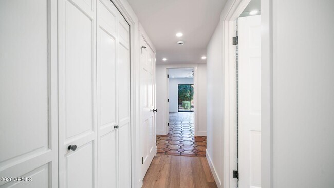 Building Photo - 6833 N 18th St