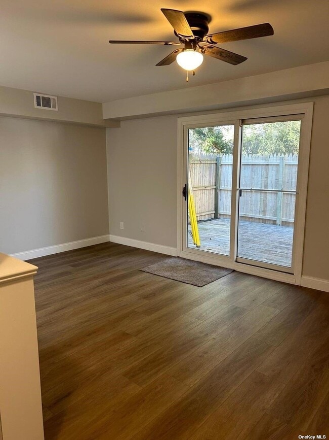 Building Photo - 44 Wooded Way