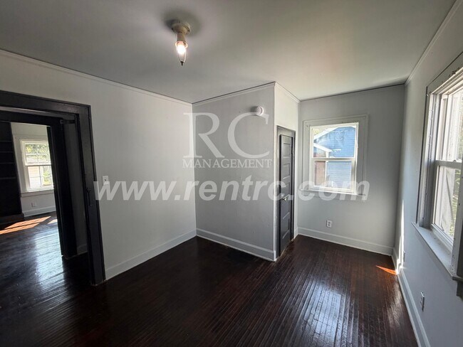 Building Photo - 26 Delaware-
