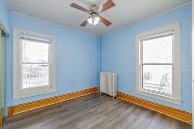 Building Photo - 547 Jefferson St