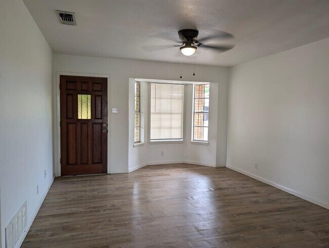 Building Photo - 4710 Pita Dr