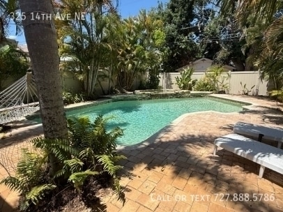 Building Photo - 325 14th Ave NE