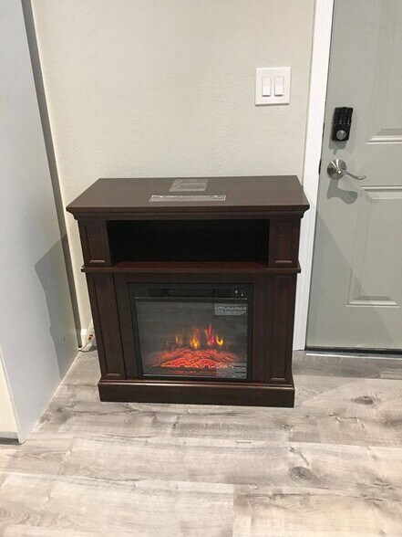 Building Photo - 3275 Parkhaven Dr