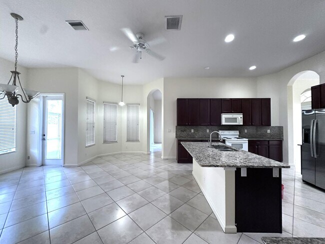 Building Photo - 6025 NW Wolverine Rd