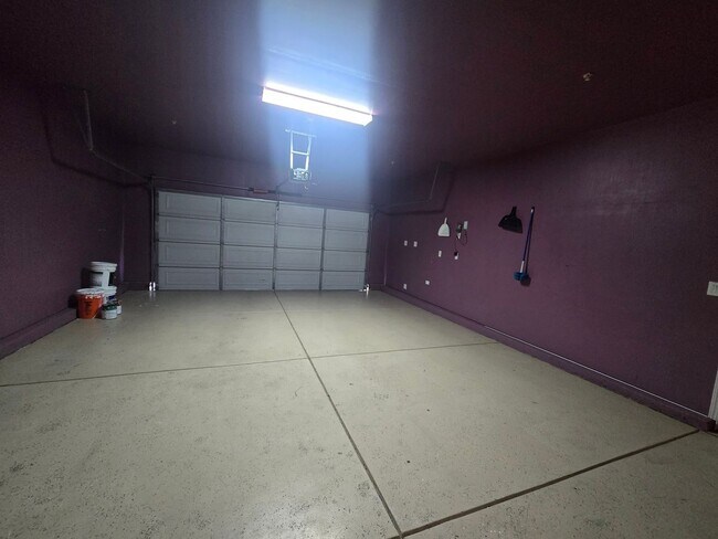 Building Photo - 4 BR 2 BA home available now