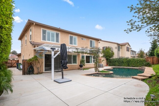 Building Photo - 1726 Hummingbird Way