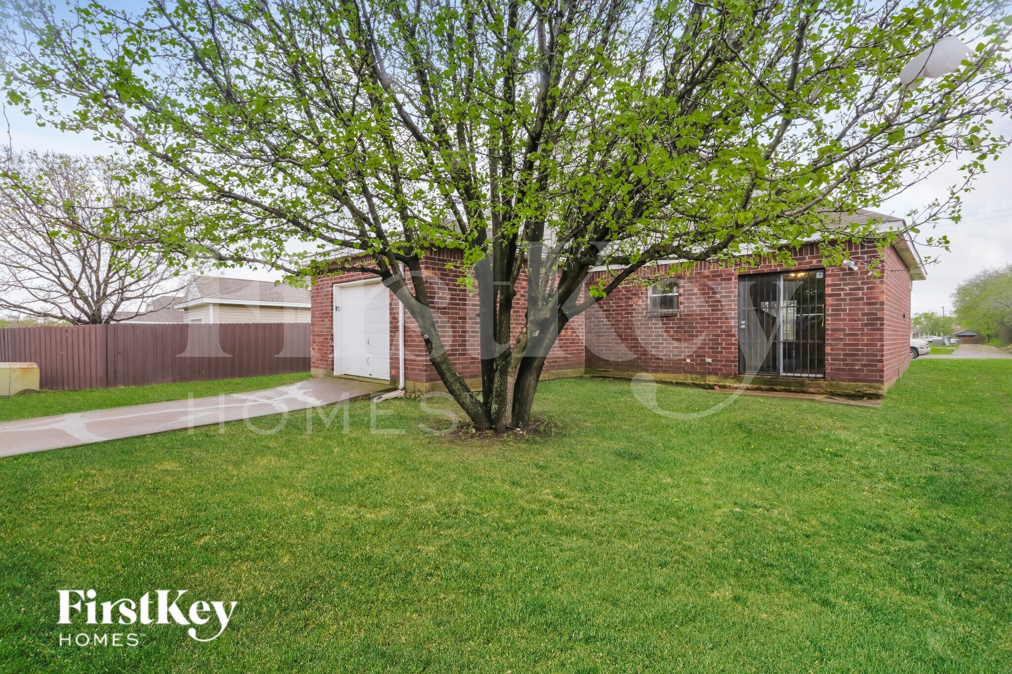 Building Photo - 10219 Glen Vista Dr
