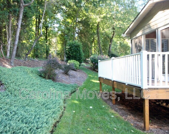 Building Photo - 6 Briton Ct