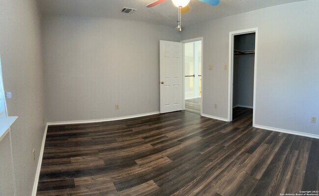Building Photo - 4006 Legend Creek Dr