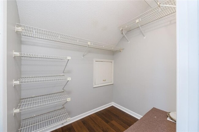 Building Photo - 650 Cleburne Terrace NE