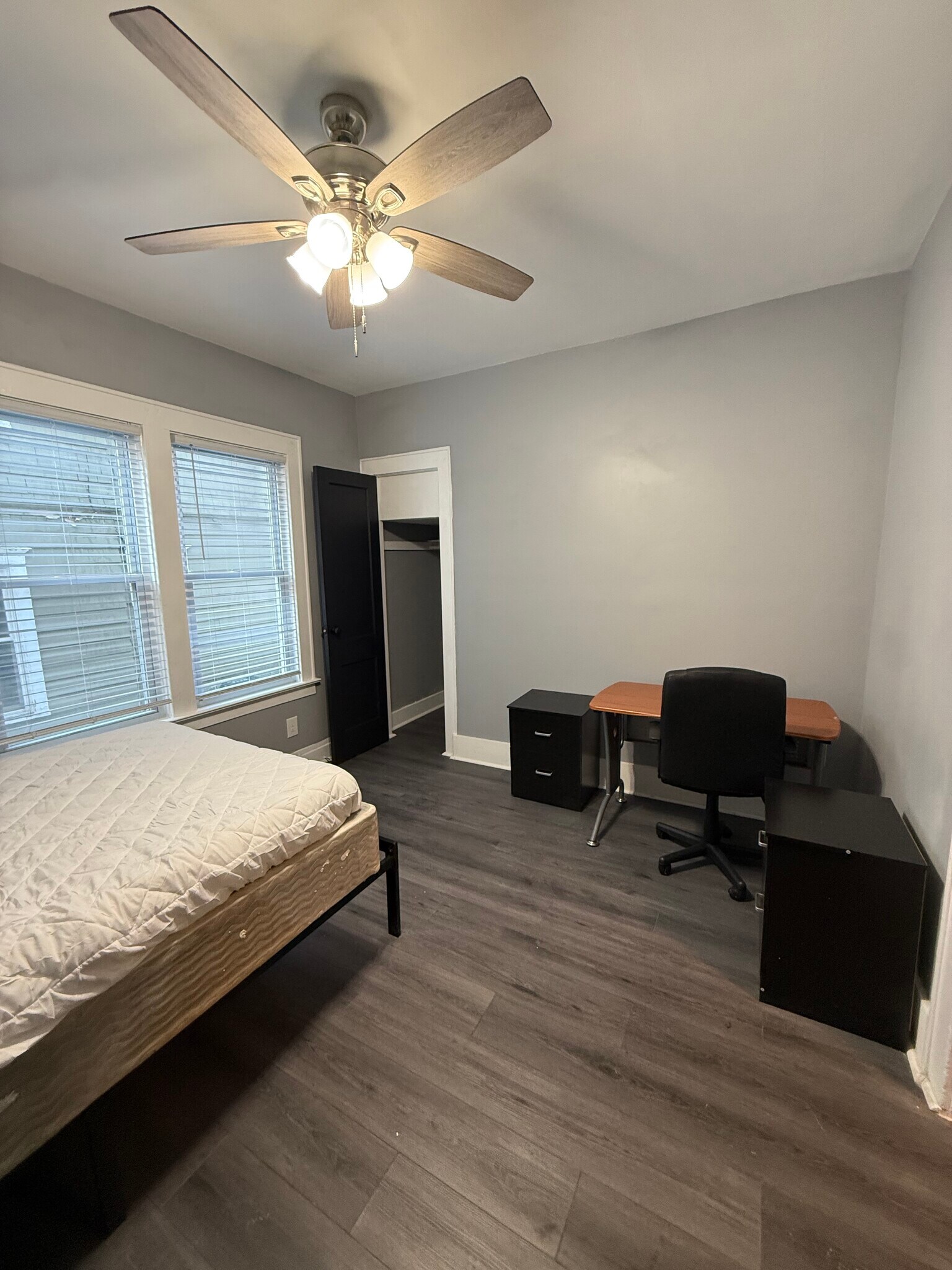 Building Photo - 1322 Madison St