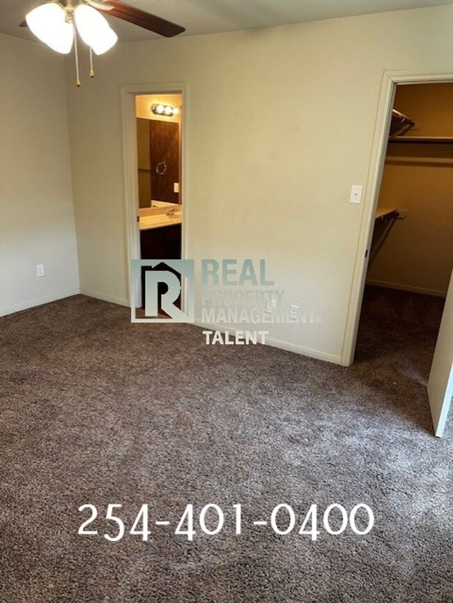 Building Photo - Charming 3-Bedroom, 2.5-Bathroom Duplex in...