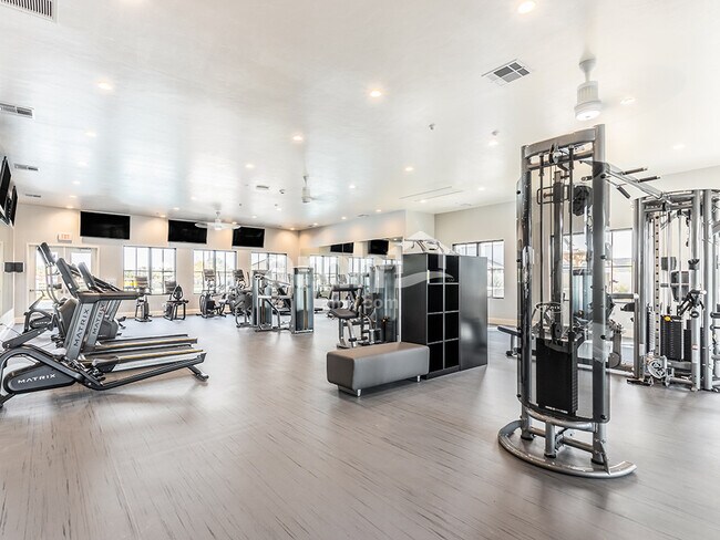 Building Photo - 954 N Barkvine Ave