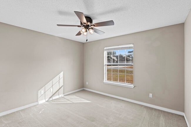 Building Photo - 1895 Everglades Dr