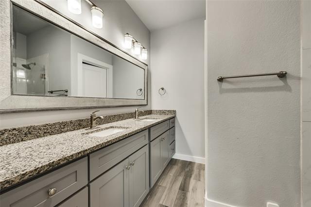 Building Photo - 5827 Rivendell Dr