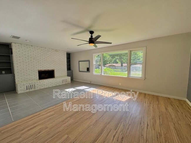 Building Photo - 3901 Wood St