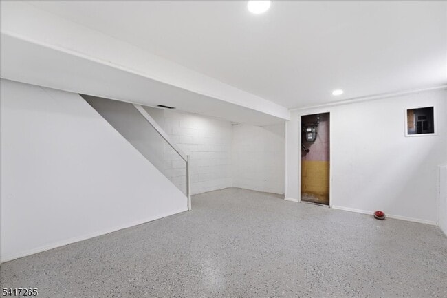 Building Photo - 240 Watchung Ave