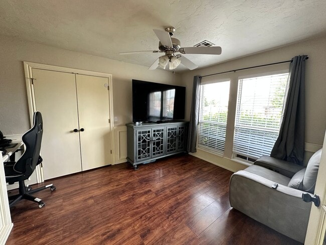 Building Photo - FOR RENT: Charming 4-Bedroom, 2-Bath Home ...