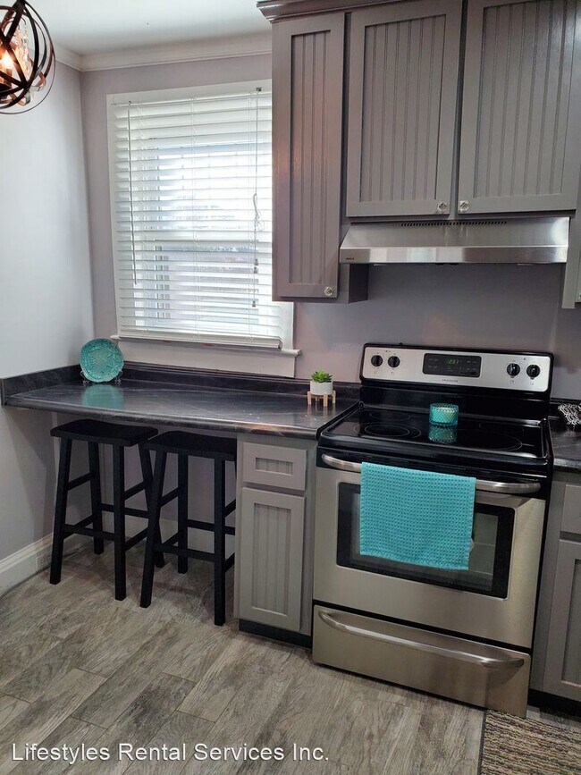 Building Photo - 1 br, 1 bath House - 530 2nd St #1