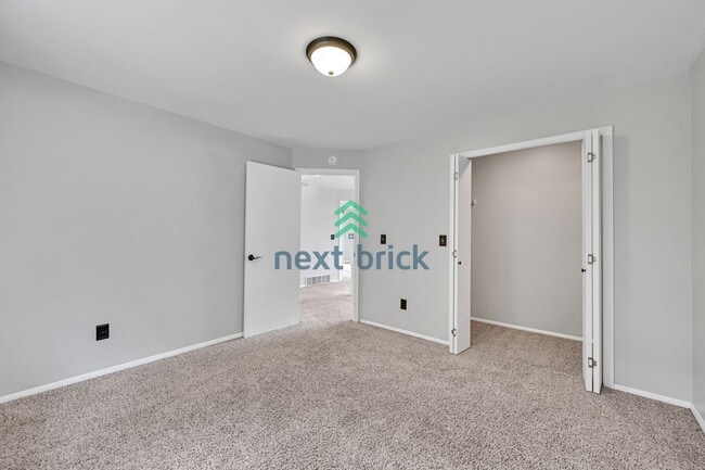 Building Photo - Beautiful 4 Bed 2.5 Bath single family hou...