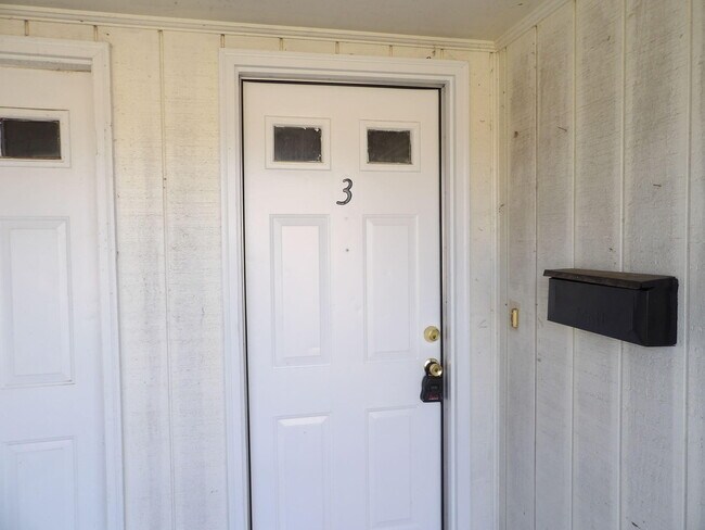 Building Photo - 75 Ashwood Ct