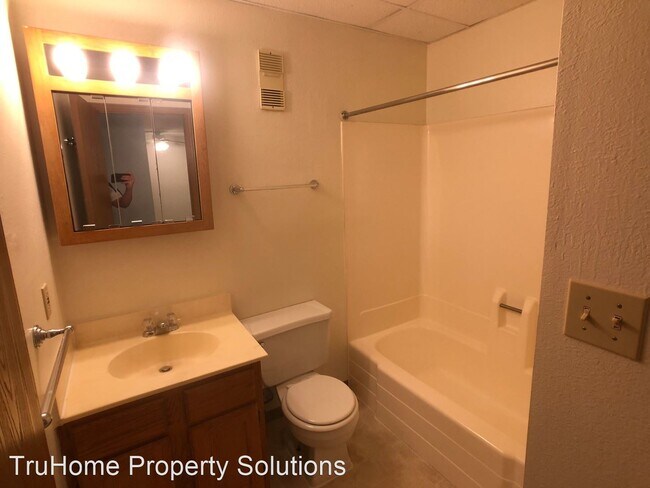 Building Photo - 2144 8th Ave NW