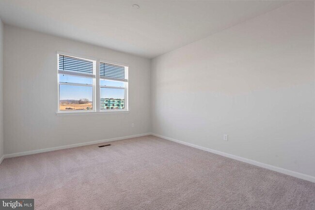 Building Photo - 462 Tiller St